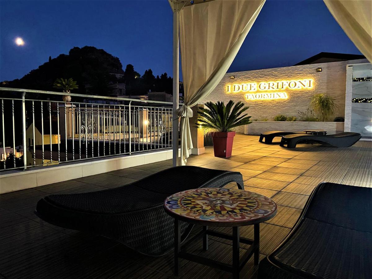 I Due Grifoni Studio Flat Taormina Luaran gambar