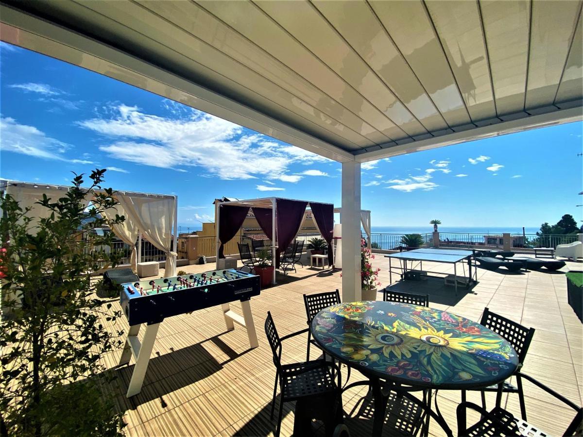 I Due Grifoni Studio Flat Taormina Luaran gambar
