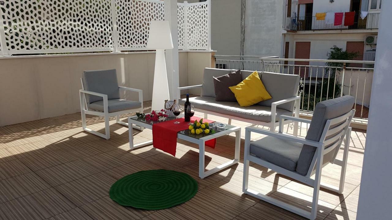 I Due Grifoni Studio Flat Taormina Luaran gambar